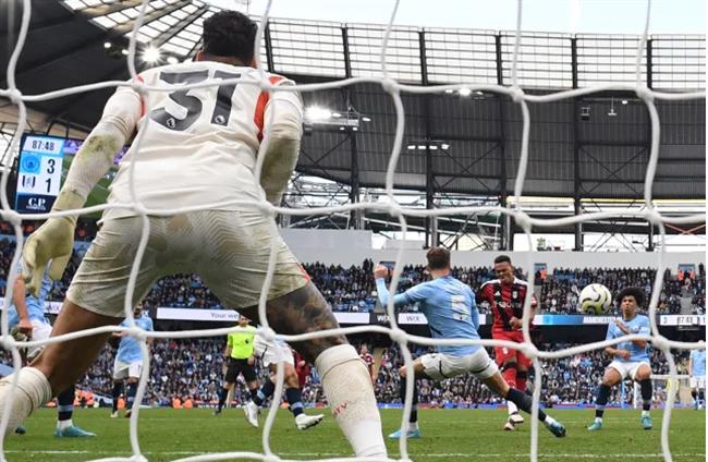 Man City danh bai Fulham 3-2 tren san nha.