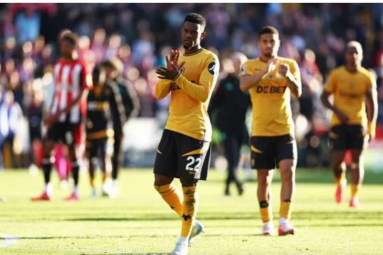 Wolves thua 3-5 tren san cua Brentford.