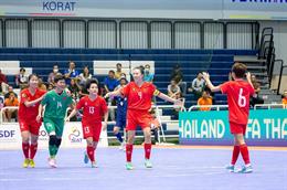 Futsal nữ Việt Nam gây ấn tượng khi vô địch trên đất Thái